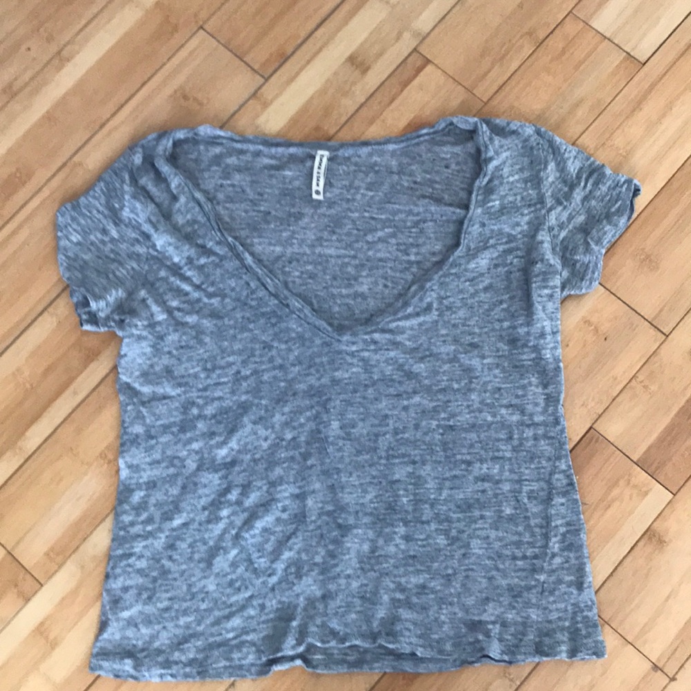 Emma & Sam v neck